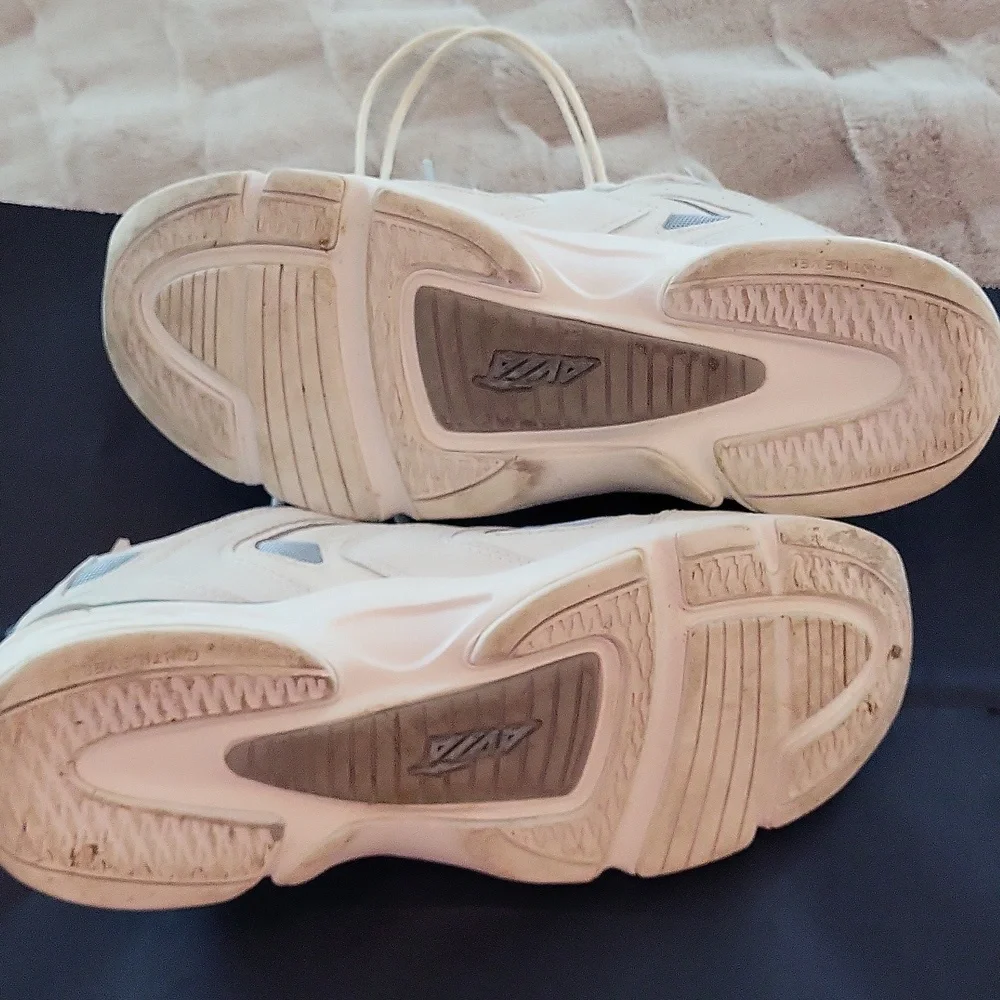 Avia 330 Archrocker White and Blue Women's Heavy Duty Dad Sneakers - Picture 13 of 15